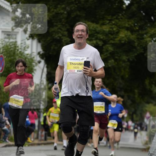 30.08.2026 - Blankeneser Heldenlauf Patografie http://msf.ph/oto/10082398 30.08.2026 09:57:53 Ziel 1262, 1263, 1392, 1435, 1541, 1619, 1620, 1704 meine-sportfotos.de