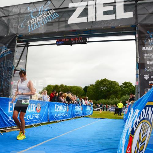 30.08.2026 - Elbe Triathlon Hamburg LAZAROV Photography http://msf.ph/oto/10082413 30.08.2026 11:28:06 Ziel 687, 754, 1068, 1103 meine-sportfotos.de