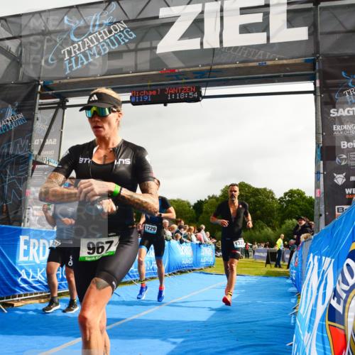 30.08.2026 - Elbe Triathlon Hamburg LAZAROV Photography http://msf.ph/oto/10082518 30.08.2026 11:29:03 Ziel 967, 1033, 1151, 1229, 1322 meine-sportfotos.de
