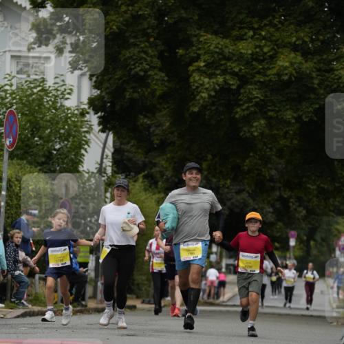 30.08.2026 - Blankeneser Heldenlauf Patografie http://msf.ph/oto/10082566 30.08.2026 09:58:54 Ziel 1790, 1791, 1792, 1793 meine-sportfotos.de