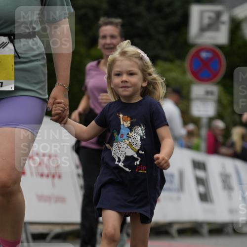 30.08.2026 - Blankeneser Heldenlauf Patografie http://msf.ph/oto/10082629 30.08.2026 10:00:20 Ziel 1074, 1432, 1434, 1436, 1679, 1708, 1709 meine-sportfotos.de