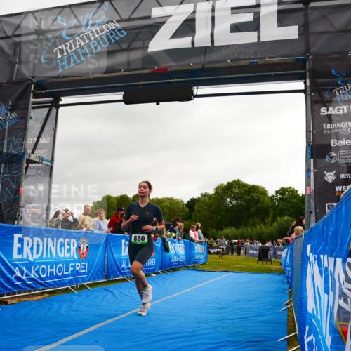 30.08.2026 - Elbe Triathlon Hamburg LAZAROV Photography http://msf.ph/oto/10082635 30.08.2026 11:29:52 Ziel 880, 1092 meine-sportfotos.de