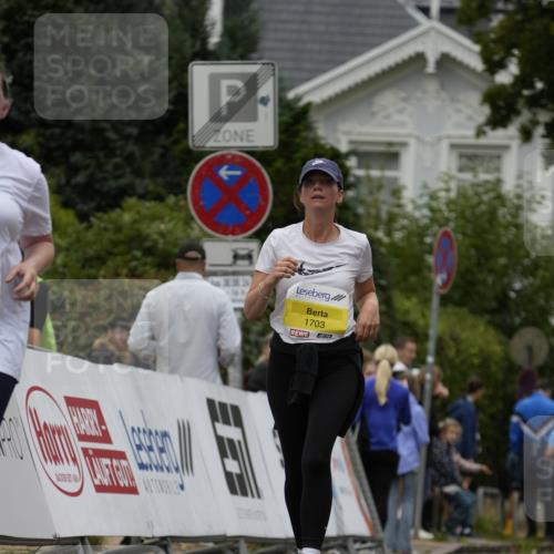 30.08.2026 - Blankeneser Heldenlauf Patografie http://msf.ph/oto/10082643 30.08.2026 10:00:32 Ziel 1694, 1703, 5643 meine-sportfotos.de
