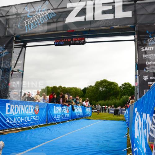 30.08.2026 - Elbe Triathlon Hamburg LAZAROV Photography http://msf.ph/oto/10082646 30.08.2026 11:29:53 Ziel 880, 1092 meine-sportfotos.de