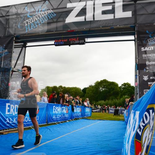30.08.2026 - Elbe Triathlon Hamburg LAZAROV Photography http://msf.ph/oto/10082707 30.08.2026 11:30:20 Ziel 1081, 1285 meine-sportfotos.de