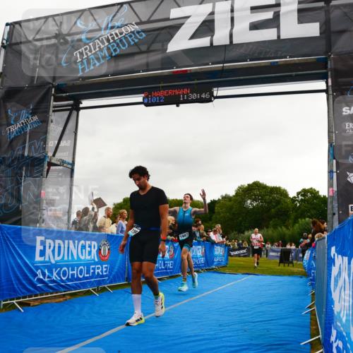 30.08.2026 - Elbe Triathlon Hamburg LAZAROV Photography http://msf.ph/oto/10082716 30.08.2026 11:30:59 Ziel 1018, 1306, 1442 meine-sportfotos.de