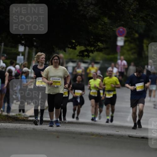30.08.2026 - Blankeneser Heldenlauf Patografie http://msf.ph/oto/10082717 30.08.2026 10:01:47 Ziel 1274, 1409, 1550 meine-sportfotos.de