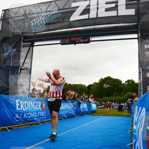30.08.2026 - Elbe Triathlon Hamburg LAZAROV Photography http://msf.ph/oto/10082741 30.08.2026 11:31:06 Ziel 1018, 1352 meine-sportfotos.de