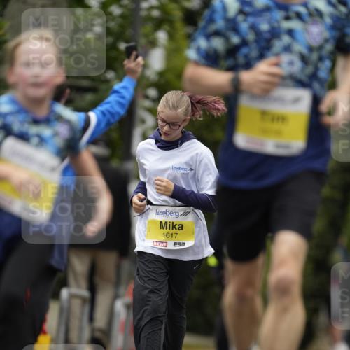 30.08.2026 - Blankeneser Heldenlauf Patografie http://msf.ph/oto/10082837 30.08.2026 10:03:29 Ziel 1015, 1017, 1540 meine-sportfotos.de