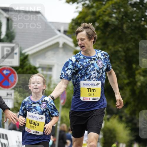 30.08.2026 - Blankeneser Heldenlauf Patografie http://msf.ph/oto/10082845 30.08.2026 10:03:32 Ziel 1015, 1017, 1540, 1617 meine-sportfotos.de