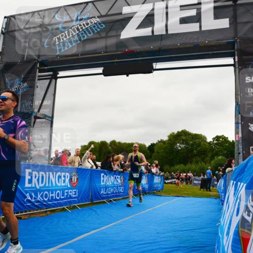30.08.2026 - Elbe Triathlon Hamburg LAZAROV Photography http://msf.ph/oto/10082990 30.08.2026 11:33:19 Ziel 937, 1136, 1159 meine-sportfotos.de