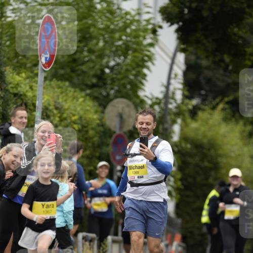 30.08.2026 - Blankeneser Heldenlauf Patografie http://msf.ph/oto/10083033 30.08.2026 10:06:19 Ziel 1365, 1367 meine-sportfotos.de