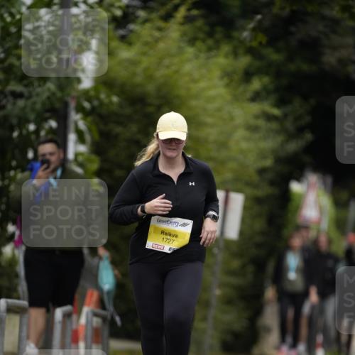 30.08.2026 - Blankeneser Heldenlauf Patografie http://msf.ph/oto/10083039 30.08.2026 10:06:23 Ziel 1365, 1367 meine-sportfotos.de