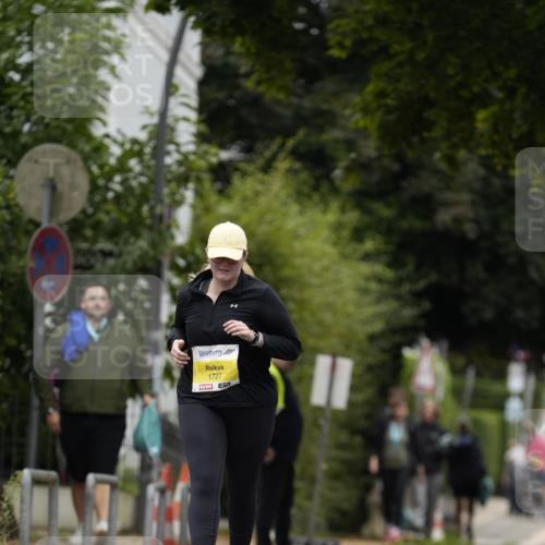 30.08.2026 - Blankeneser Heldenlauf Patografie http://msf.ph/oto/10083045 30.08.2026 10:06:26 Ziel 1365, 1367 meine-sportfotos.de