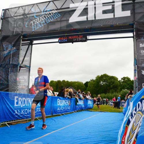 30.08.2026 - Elbe Triathlon Hamburg LAZAROV Photography http://msf.ph/oto/10083048 30.08.2026 11:33:37 Ziel 843, 1126, 1289, 1313 meine-sportfotos.de