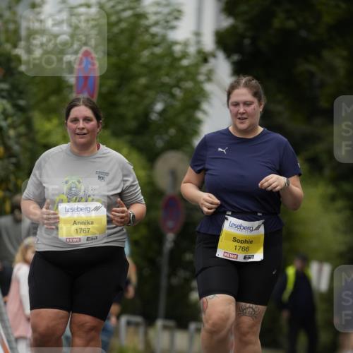 30.08.2026 - Blankeneser Heldenlauf Patografie http://msf.ph/oto/10083092 30.08.2026 10:08:42 Ziel 1766, 1767 meine-sportfotos.de
