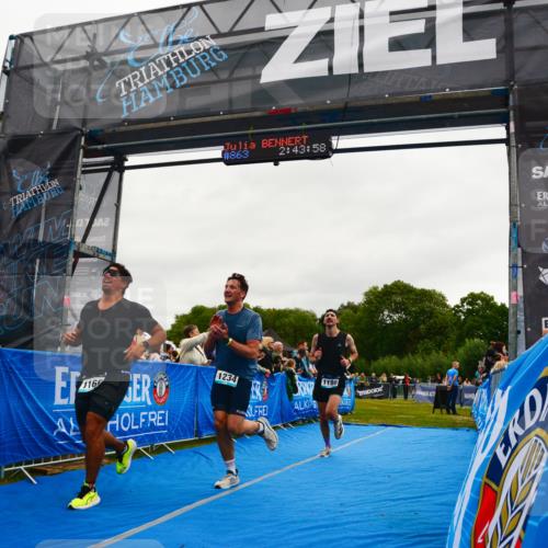 30.08.2026 - Elbe Triathlon Hamburg LAZAROV Photography http://msf.ph/oto/10083112 30.08.2026 11:34:05 Ziel 1166, 1180, 1234, 1452 meine-sportfotos.de