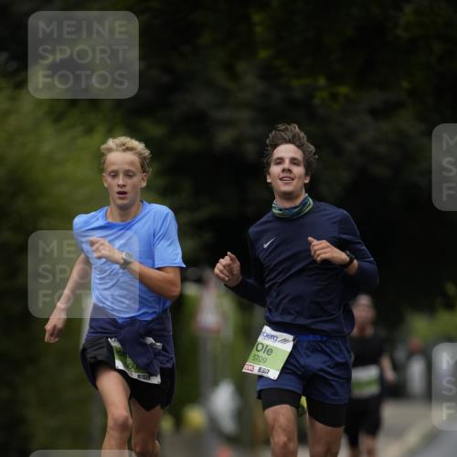 30.08.2026 - Blankeneser Heldenlauf Patografie http://msf.ph/oto/10083122 30.08.2026 10:09:31 Ziel 5005, 5606, 5709 meine-sportfotos.de