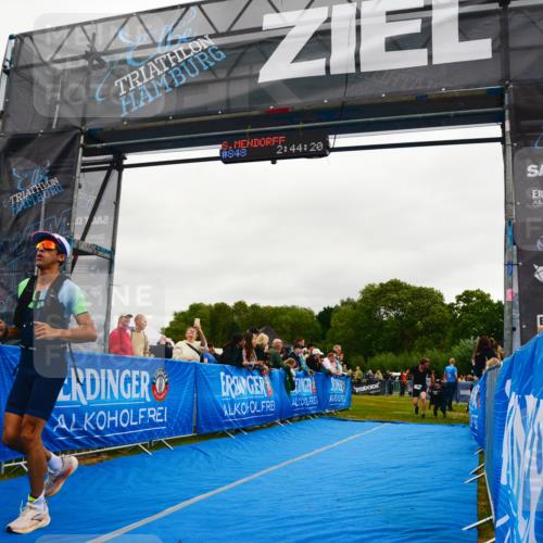 30.08.2026 - Elbe Triathlon Hamburg LAZAROV Photography http://msf.ph/oto/10083176 30.08.2026 11:34:30 Ziel 570, 1266 meine-sportfotos.de