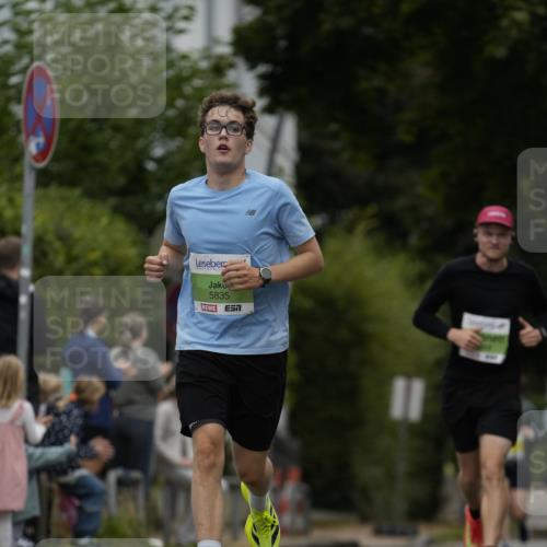 30.08.2026 - Blankeneser Heldenlauf Patografie http://msf.ph/oto/10083235 30.08.2026 10:11:33 Ziel 5289, 5487, 5492, 5835 meine-sportfotos.de
