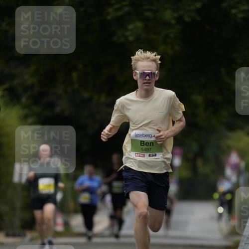 30.08.2026 - Blankeneser Heldenlauf Patografie http://msf.ph/oto/10083243 30.08.2026 10:11:36 Ziel 5289, 5487, 5492, 5835 meine-sportfotos.de