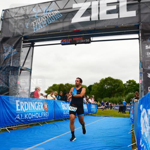 30.08.2026 - Elbe Triathlon Hamburg LAZAROV Photography http://msf.ph/oto/10083275 30.08.2026 11:35:08 Ziel 1137, 1213, 1230 meine-sportfotos.de