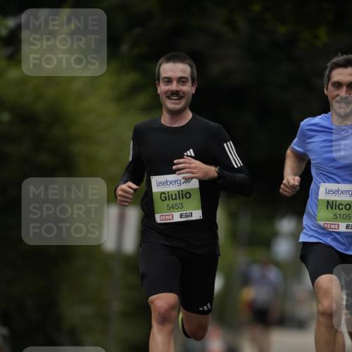 30.08.2026 - Blankeneser Heldenlauf Patografie http://msf.ph/oto/10083296 30.08.2026 10:12:22 Ziel 5105, 5365, 5453, 5560 meine-sportfotos.de