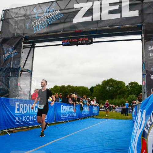 30.08.2026 - Elbe Triathlon Hamburg LAZAROV Photography http://msf.ph/oto/10083346 30.08.2026 11:35:35 Ziel 961, 1177, 1237 meine-sportfotos.de