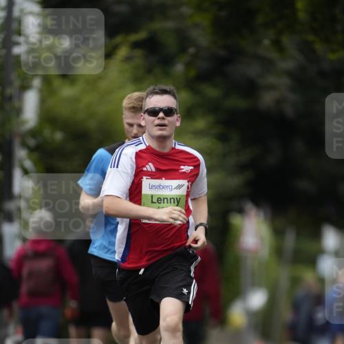 30.08.2026 - Blankeneser Heldenlauf Patografie http://msf.ph/oto/10083432 30.08.2026 10:14:26 Ziel 5596, 5725, 5753 meine-sportfotos.de