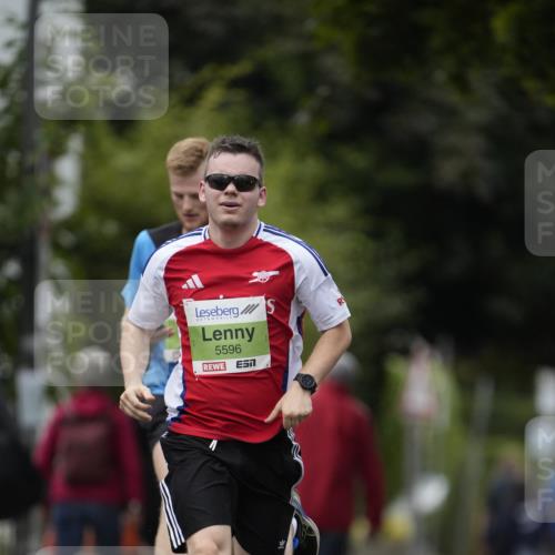 30.08.2026 - Blankeneser Heldenlauf Patografie http://msf.ph/oto/10083433 30.08.2026 10:14:26 Ziel 5596, 5725, 5753 meine-sportfotos.de