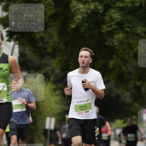 30.08.2026 - Blankeneser Heldenlauf Patografie http://msf.ph/oto/10083442 30.08.2026 10:14:51 Ziel 5407, 5775, 5874 meine-sportfotos.de