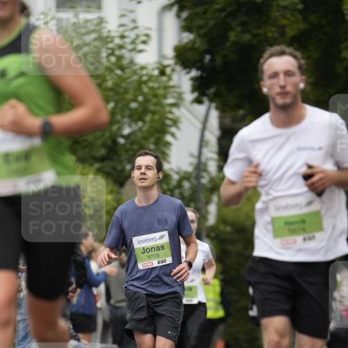 30.08.2026 - Blankeneser Heldenlauf Patografie http://msf.ph/oto/10083444 30.08.2026 10:14:53 Ziel 5407, 5481, 5775, 5874 meine-sportfotos.de