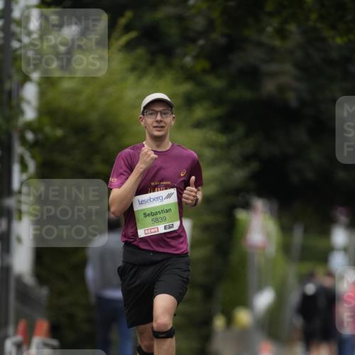 30.08.2026 - Blankeneser Heldenlauf Patografie http://msf.ph/oto/10083463 30.08.2026 10:15:22 Ziel 5327, 5820 meine-sportfotos.de