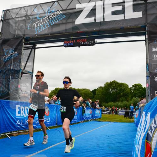 30.08.2026 - Elbe Triathlon Hamburg LAZAROV Photography http://msf.ph/oto/10083492 30.08.2026 11:36:13 Ziel 929, 1305, 1447 meine-sportfotos.de
