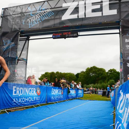 30.08.2026 - Elbe Triathlon Hamburg LAZAROV Photography http://msf.ph/oto/10083513 30.08.2026 11:36:20 Ziel 1446, 1447 meine-sportfotos.de