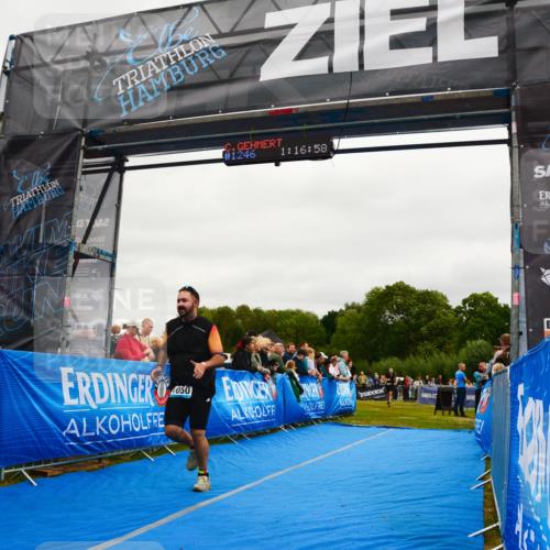 30.08.2026 - Elbe Triathlon Hamburg LAZAROV Photography http://msf.ph/oto/10083628 30.08.2026 11:37:08 Ziel 1050, 1122, 1307 meine-sportfotos.de