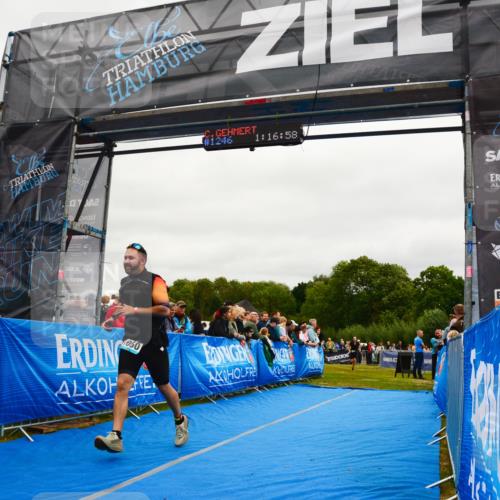 30.08.2026 - Elbe Triathlon Hamburg LAZAROV Photography http://msf.ph/oto/10083630 30.08.2026 11:37:08 Ziel 1050, 1122, 1307 meine-sportfotos.de