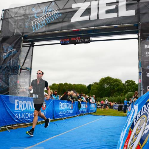 30.08.2026 - Elbe Triathlon Hamburg LAZAROV Photography http://msf.ph/oto/10083644 30.08.2026 11:37:16 Ziel 800, 1122, 1341 meine-sportfotos.de