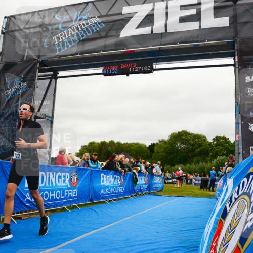 30.08.2026 - Elbe Triathlon Hamburg LAZAROV Photography http://msf.ph/oto/10083647 30.08.2026 11:37:16 Ziel 800, 1122, 1341 meine-sportfotos.de