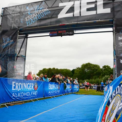 30.08.2026 - Elbe Triathlon Hamburg LAZAROV Photography http://msf.ph/oto/10083651 30.08.2026 11:37:16 Ziel 800, 1122, 1341 meine-sportfotos.de