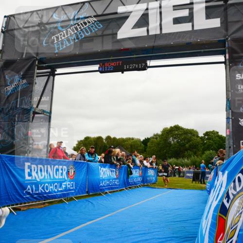 30.08.2026 - Elbe Triathlon Hamburg LAZAROV Photography http://msf.ph/oto/10083674 30.08.2026 11:37:33 Ziel 824, 1334 meine-sportfotos.de