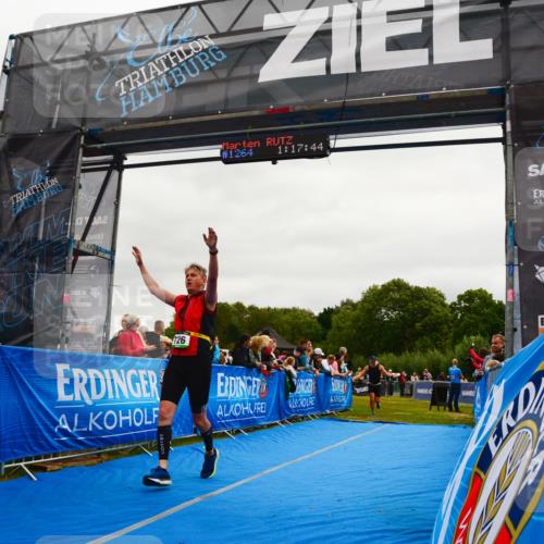 30.08.2026 - Elbe Triathlon Hamburg LAZAROV Photography http://msf.ph/oto/10083775 30.08.2026 11:37:57 Ziel 696, 726, 759, 1298, 1374 meine-sportfotos.de