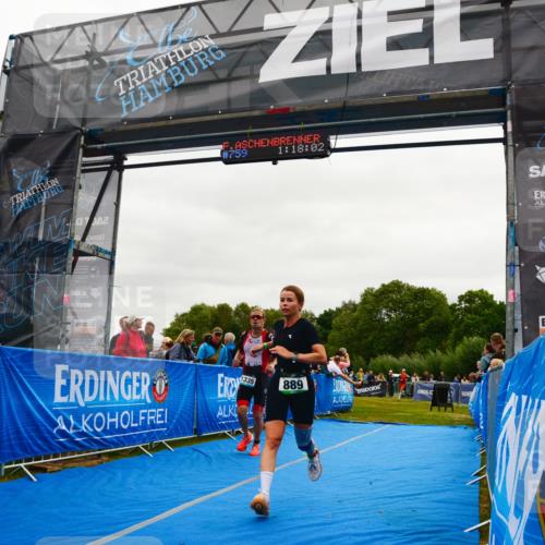 30.08.2026 - Elbe Triathlon Hamburg LAZAROV Photography http://msf.ph/oto/10083833 30.08.2026 11:38:21 Ziel 889, 1335, 1422 meine-sportfotos.de