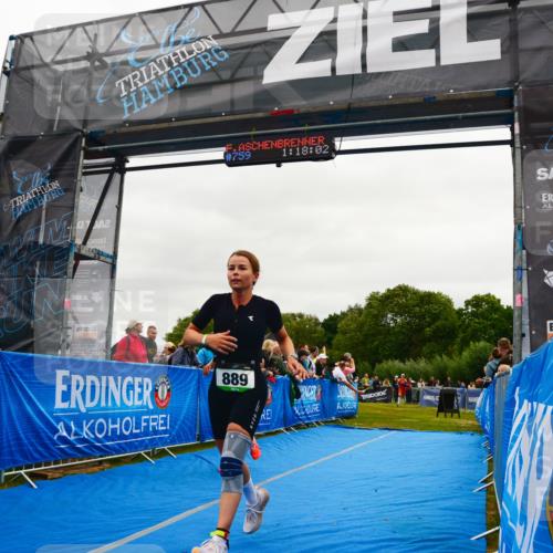 30.08.2026 - Elbe Triathlon Hamburg LAZAROV Photography http://msf.ph/oto/10083837 30.08.2026 11:38:21 Ziel 889, 1335, 1422 meine-sportfotos.de