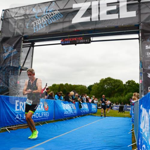 30.08.2026 - Elbe Triathlon Hamburg LAZAROV Photography http://msf.ph/oto/10083979 30.08.2026 11:39:03 Ziel 936, 1158, 1169, 1319, 1346, 1456 meine-sportfotos.de