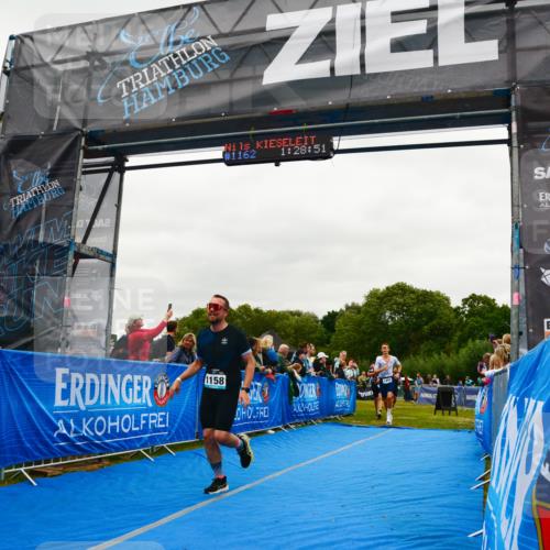 30.08.2026 - Elbe Triathlon Hamburg LAZAROV Photography http://msf.ph/oto/10083989 30.08.2026 11:39:05 Ziel 936, 1158, 1169, 1319, 1346, 1456 meine-sportfotos.de