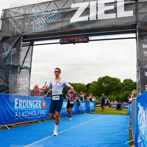 30.08.2026 - Elbe Triathlon Hamburg LAZAROV Photography http://msf.ph/oto/10084004 30.08.2026 11:39:09 Ziel 877, 1158, 1169, 1319, 1456 meine-sportfotos.de