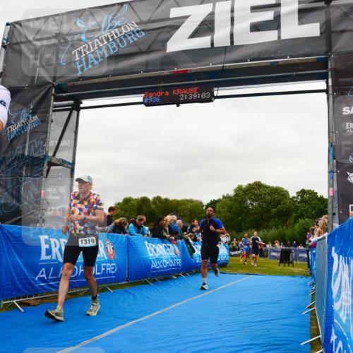 30.08.2026 - Elbe Triathlon Hamburg LAZAROV Photography http://msf.ph/oto/10084012 30.08.2026 11:39:10 Ziel 877, 1169, 1214, 1319, 1456 meine-sportfotos.de