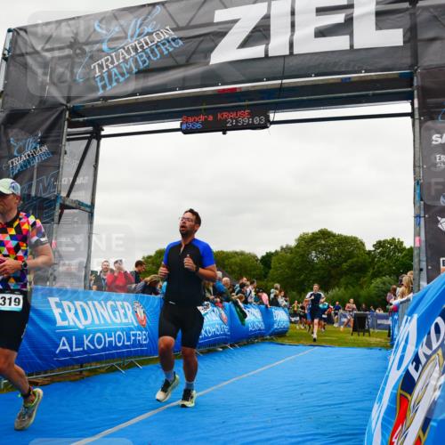 30.08.2026 - Elbe Triathlon Hamburg LAZAROV Photography http://msf.ph/oto/10084018 30.08.2026 11:39:12 Ziel 709, 877, 1064, 1169, 1214, 1256, 1319, 1456 meine-sportfotos.de