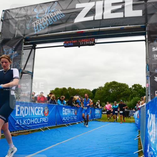 30.08.2026 - Elbe Triathlon Hamburg LAZAROV Photography http://msf.ph/oto/10084030 30.08.2026 11:39:16 Ziel 709, 877, 1064, 1123, 1125, 1205, 1214, 1256 meine-sportfotos.de